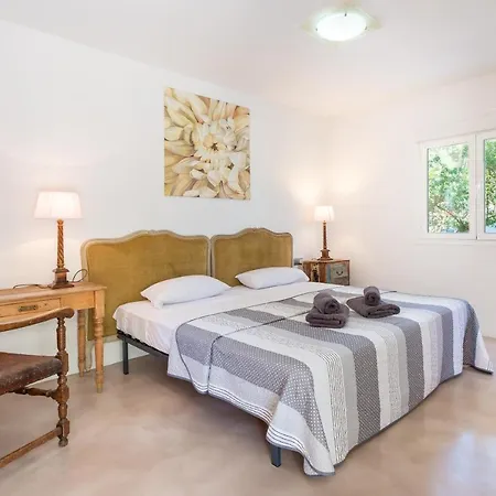 Villa Amarantos